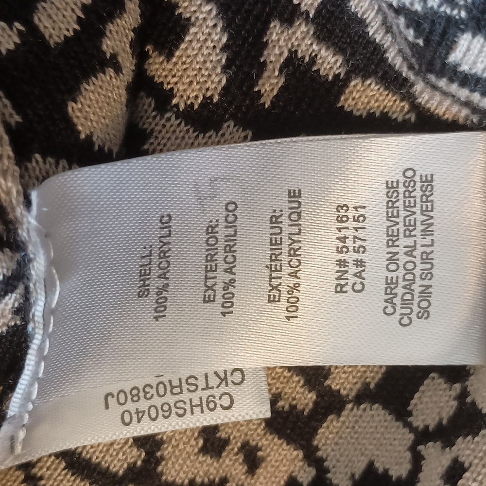 Calvin Klein Sweater - Picture 7 of 7